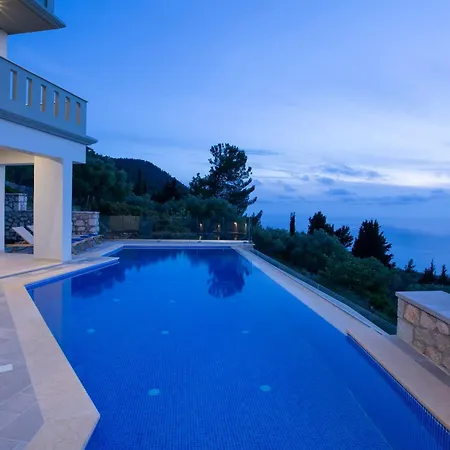 Emilia Áyios Nikítas