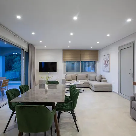 Emilia * Áyios Nikítas