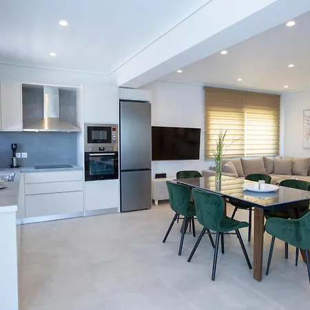 Emilia Apartment *