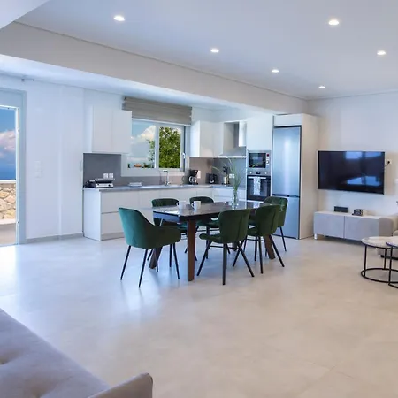 Emilia Apartment *